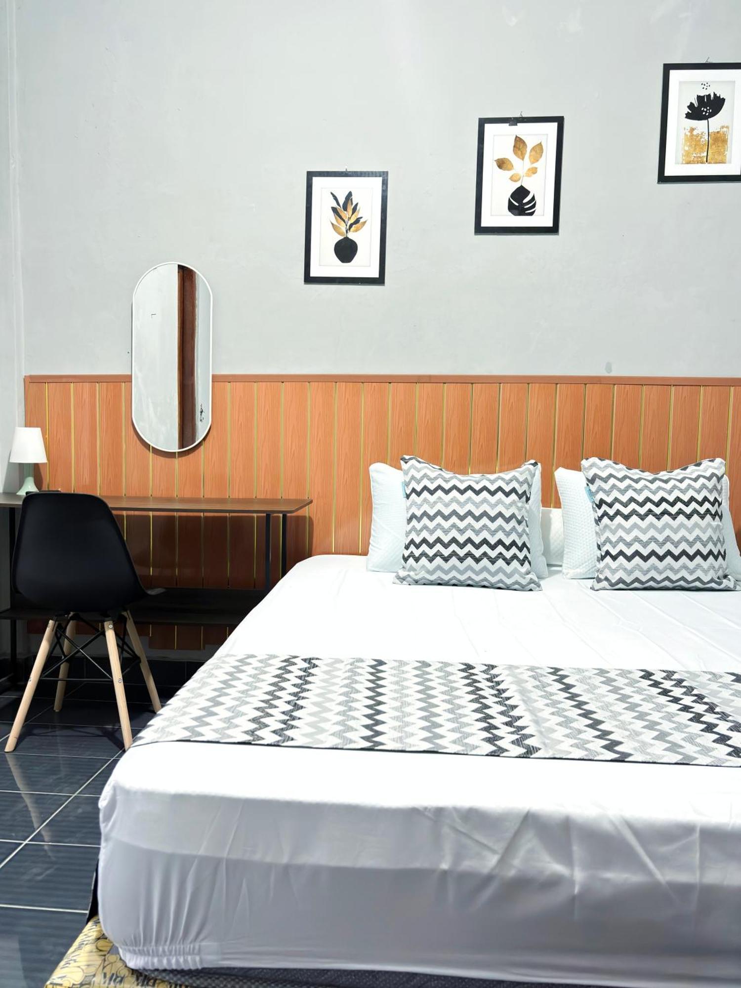 Jogja Day Inn ジョグジャカルタ エクステリア 写真