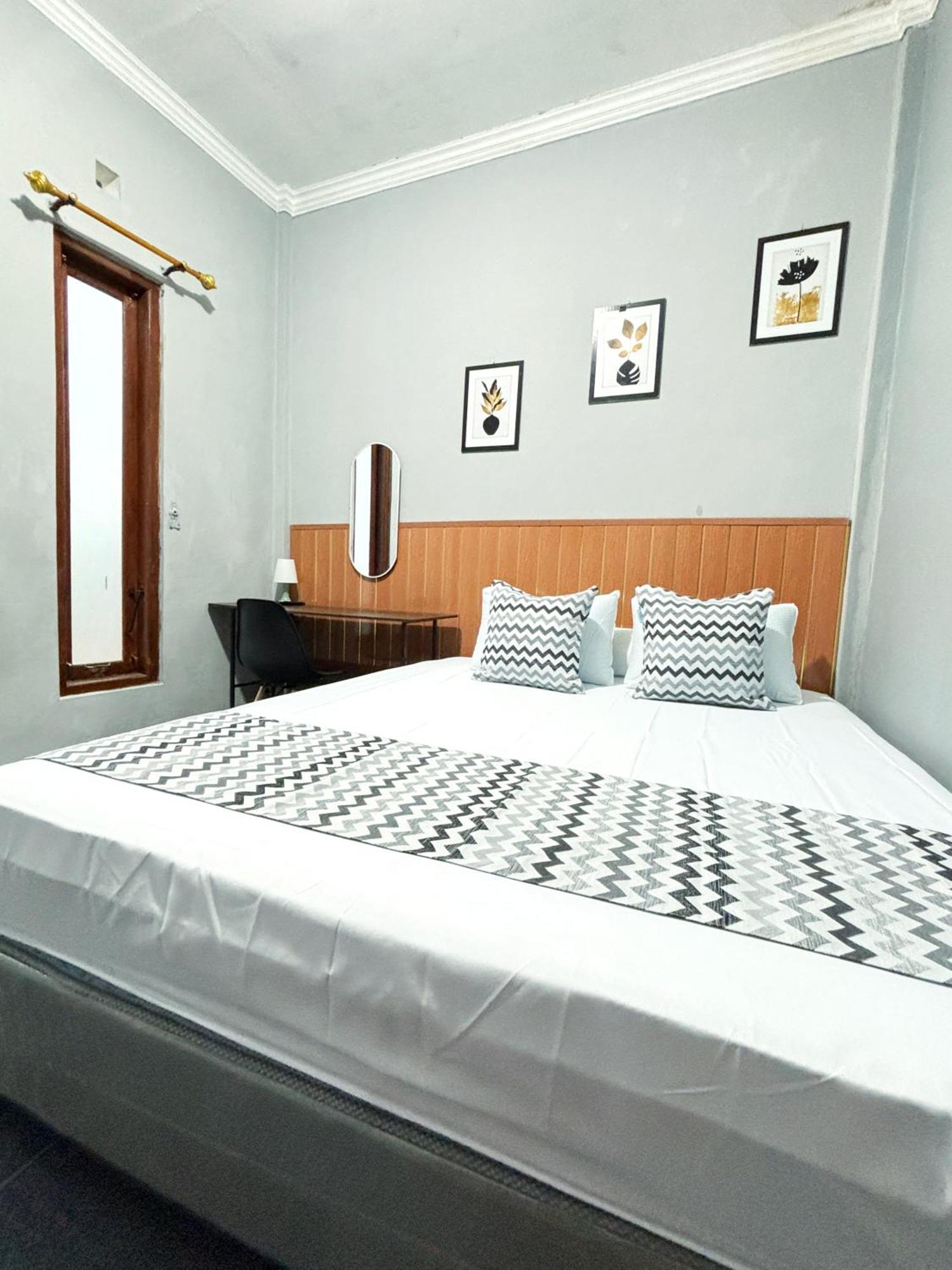 Jogja Day Inn ジョグジャカルタ エクステリア 写真