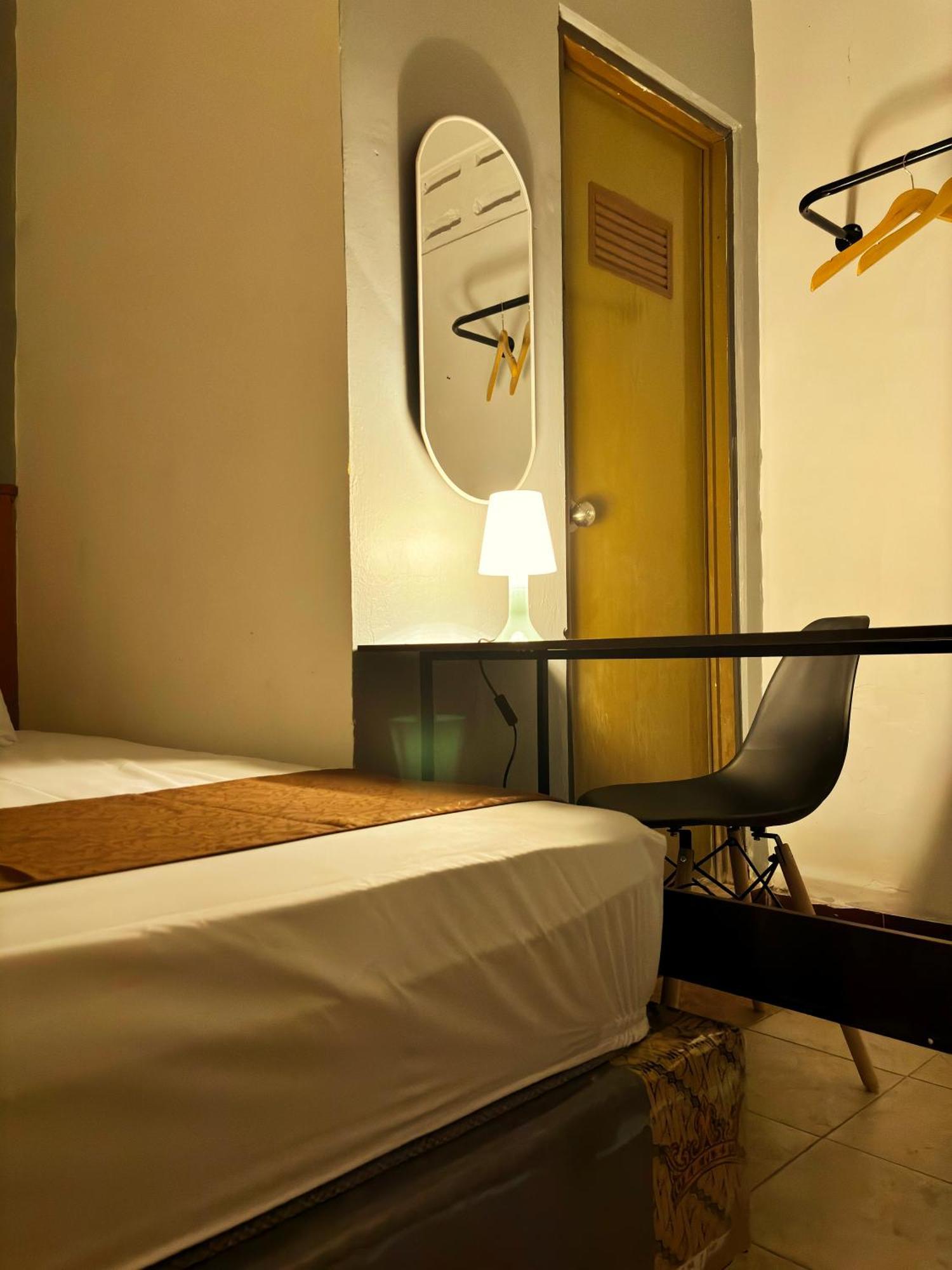 Jogja Day Inn ジョグジャカルタ エクステリア 写真