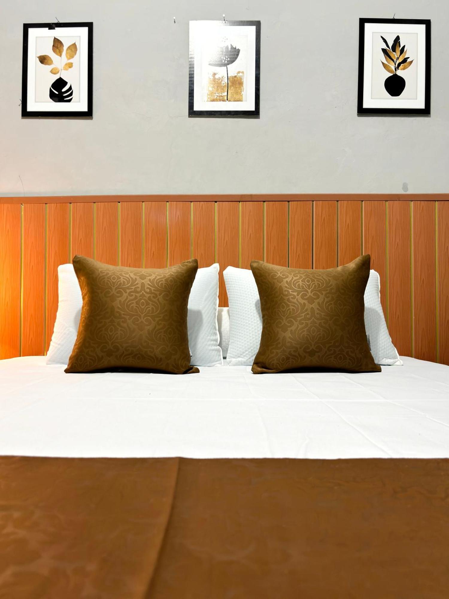 Jogja Day Inn ジョグジャカルタ エクステリア 写真