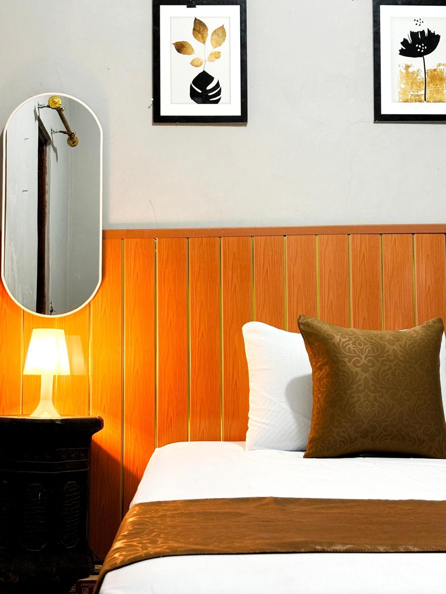 Jogja Day Inn ジョグジャカルタ エクステリア 写真