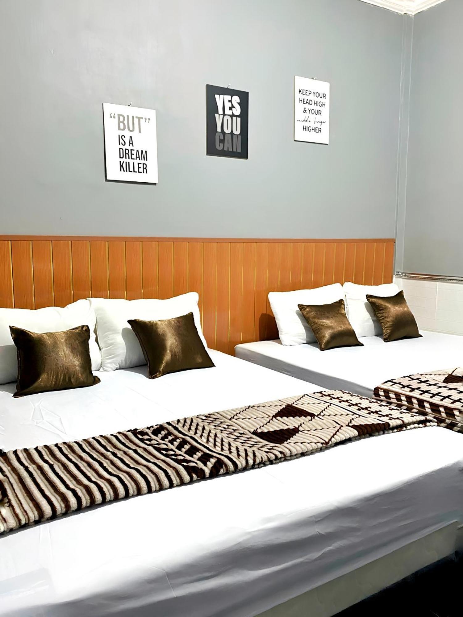 Jogja Day Inn ジョグジャカルタ エクステリア 写真