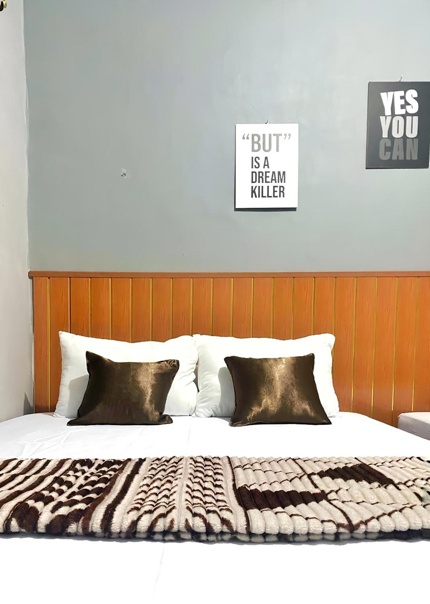 Jogja Day Inn ジョグジャカルタ エクステリア 写真