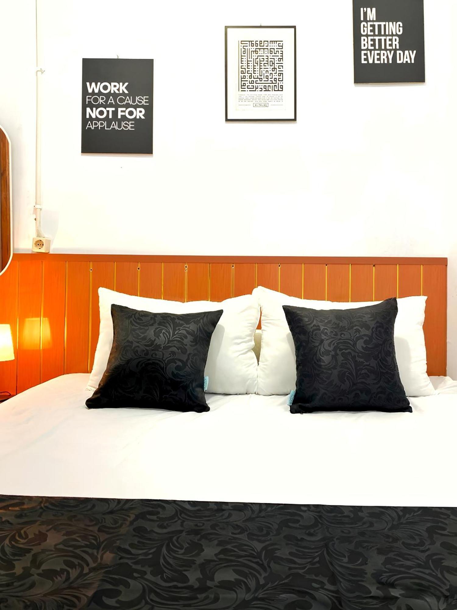 Jogja Day Inn ジョグジャカルタ エクステリア 写真