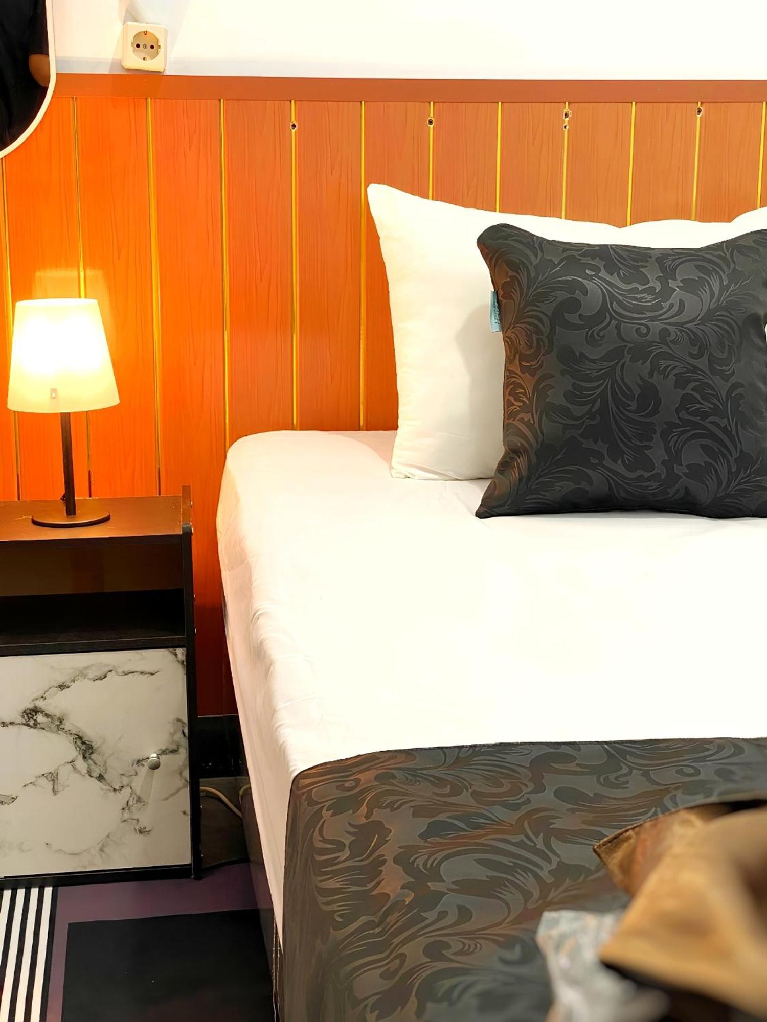 Jogja Day Inn ジョグジャカルタ エクステリア 写真